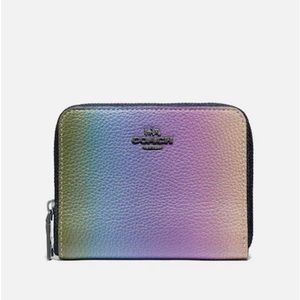 COACH small zip around wallet with ombre, excellent condition.
